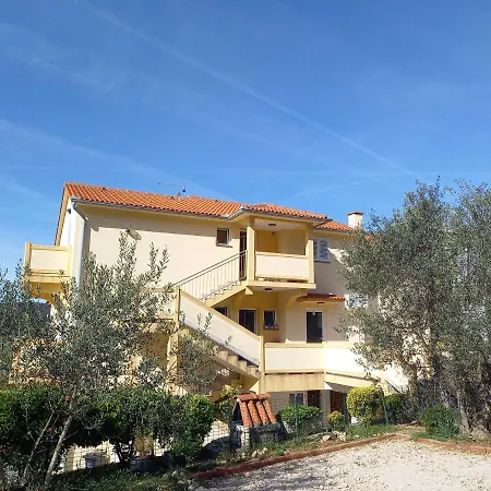 Apartment Oliva Supetarska Draga